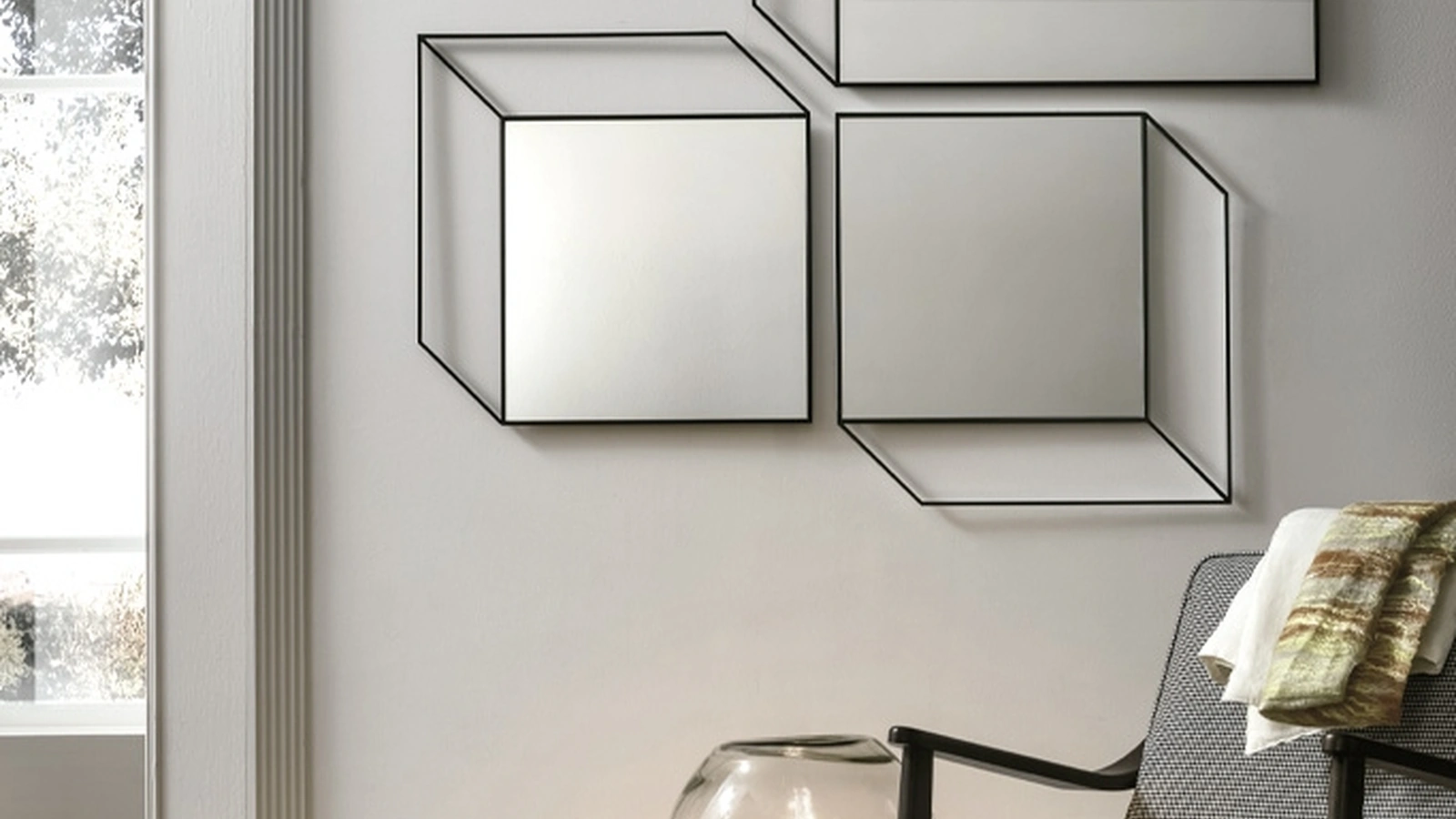 Specchi Sguardo con cornice in metallo di Target Point