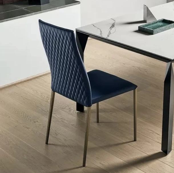 Sedia Tai in pelle trapuntata di Bontempi