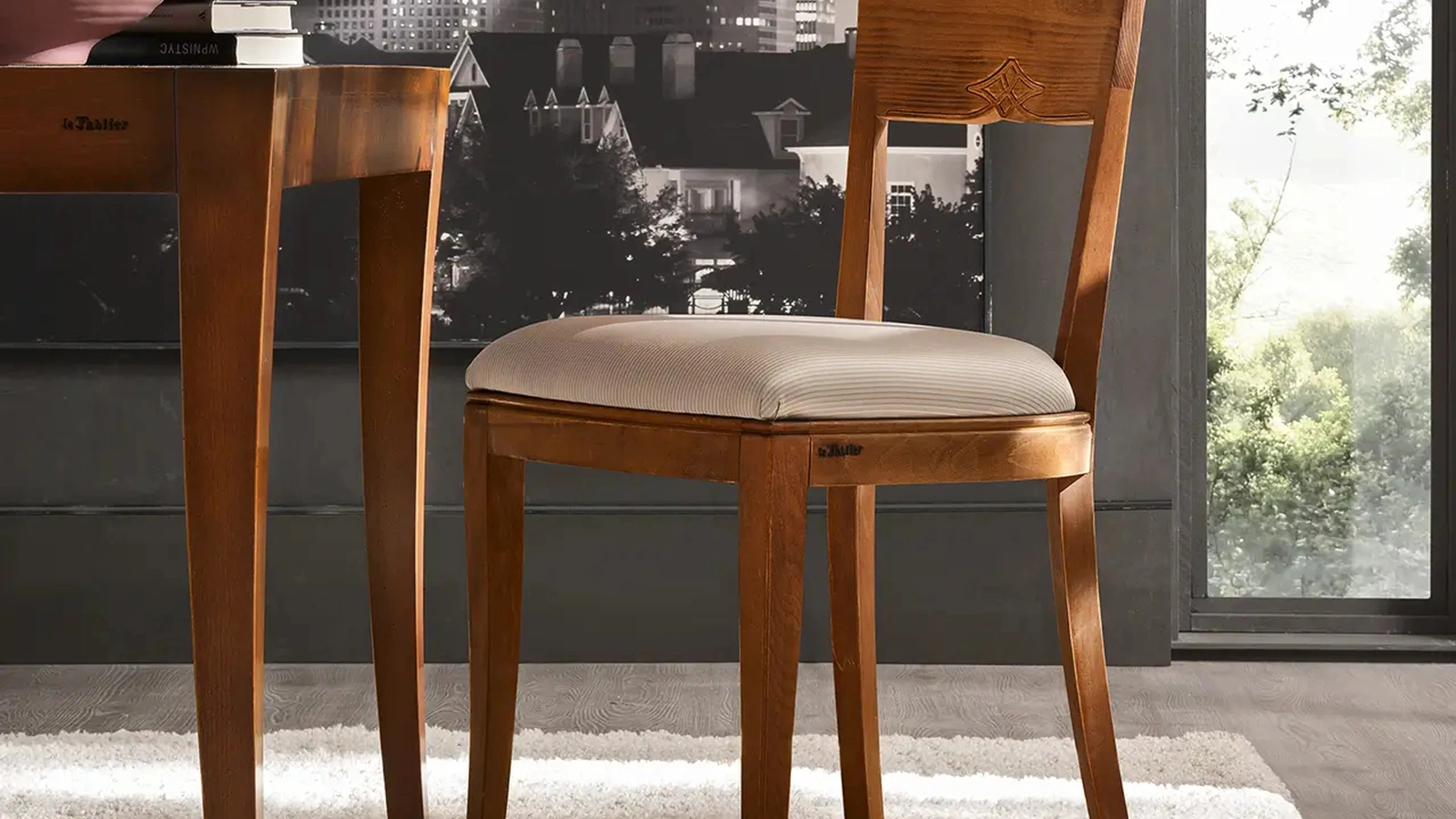 Sedia Meissa i n legno con seduta imbottita in tessuto di Le Fablier