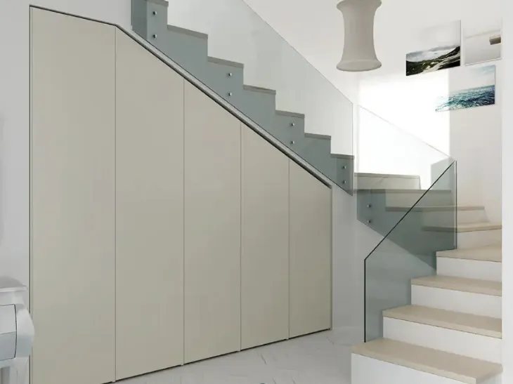 Armadio su misura per sottoscala AM10 di Moretti Compact