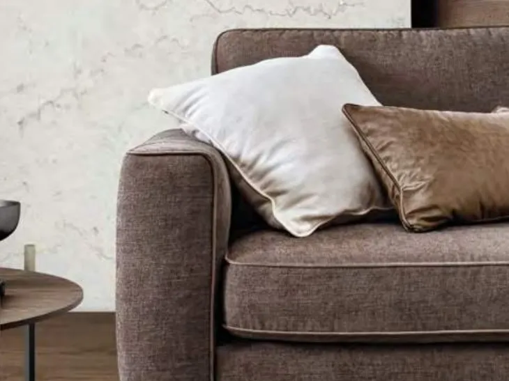 Divano lineare Russel di Le Comfort