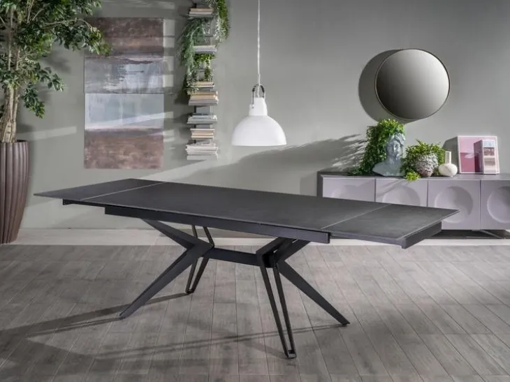 Tavolo Match 03 in ceramica grigio vintage con base in metallo Stones