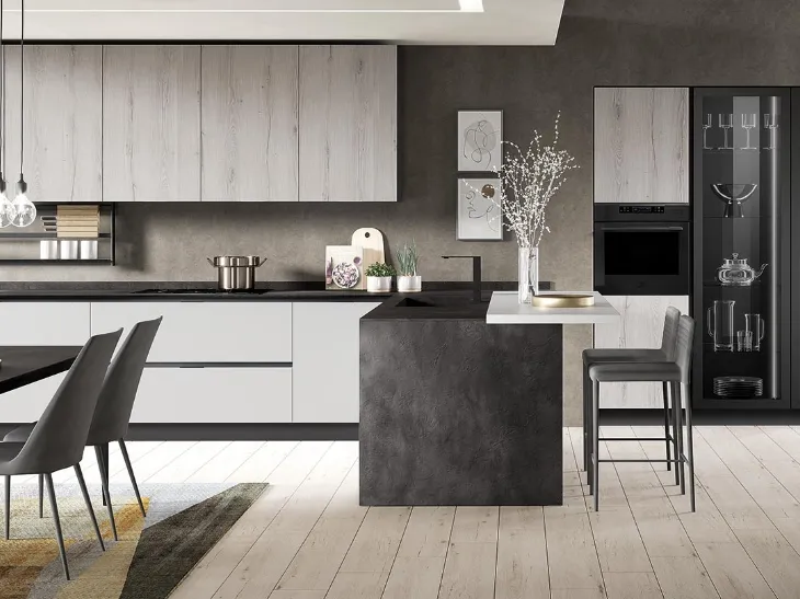 Cucina Moderna con penisola Diva in Pet finitura Ghiaccio opaco e laminato Rovere Grigio di Evo Cucine