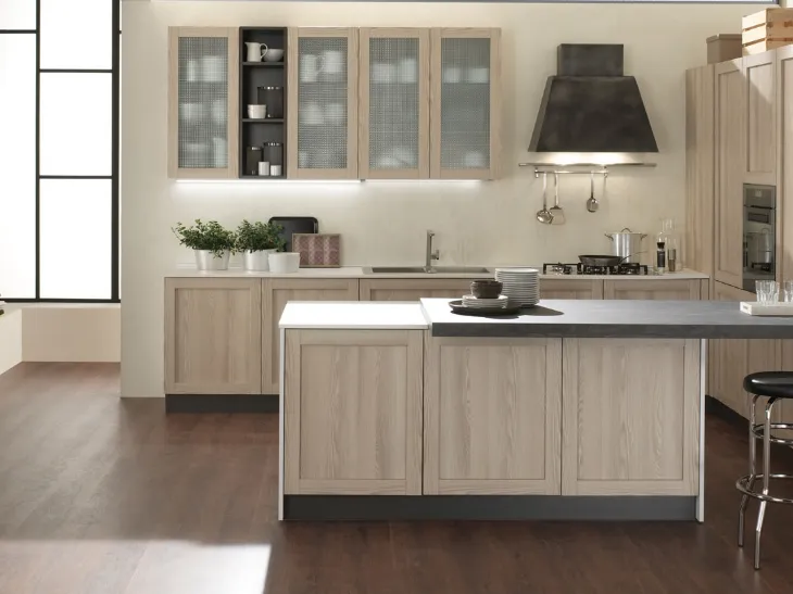 Cucina con penisola Melissa in legno di Evo Cucine