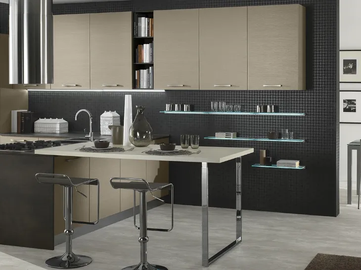 Cucina in linea Verna in legno laccato e laminato di Evo Cucine